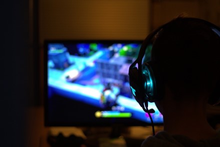 Naujas tyrimas atskleidė, kad socialiniai tinklai ir televizija sukelia nerimą, o štai kompiuteriniai žaidimai – ne Naujas tyrimas atskleidė, kad socialiniai tinklai ir televizija sukelia nerimą, o štai kompiuteriniai žaidimai – ne