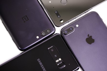 Daugėjantis kamerų skaičius telefone sukelia nemažai problemų – gamintojai nespėja gaminti kameros modulių Daugėjantis kamerų skaičius telefone sukelia nemažai problemų – gamintojai nespėja gaminti kameros modulių