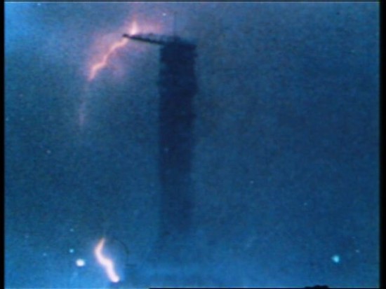Žaibai pakilimo metu / NASA nuotr.