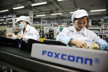 „iPhone“ Kinijoje gaminančios kompanijos afera: iš „Apple“ pavogti 43 milijonai dolerių „iPhone“ Kinijoje gaminančios kompanijos afera: iš „Apple“ pavogti 43 milijonai dolerių