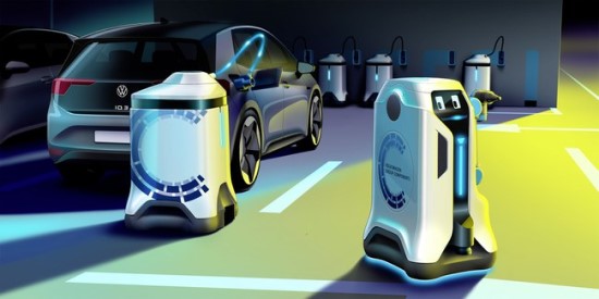 Robotas paliks elektromobilį krautis ir važiuos prie kitų mašinų © „Volkswagen“ nuotrauka
