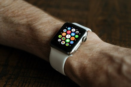 Kaip nustatyti ir naudoti „Zoom“ funkciją „Apple Watch“