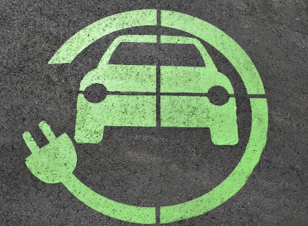 Lietuvoje bus dar daugiau vietų pasikrauti elektromobilį Lietuvoje bus dar daugiau vietų pasikrauti elektromobilį