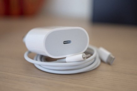 „Apple“ nepasiduoda Europos sąjungos spaudimui naudoti USB-C įkrovimo lizdą