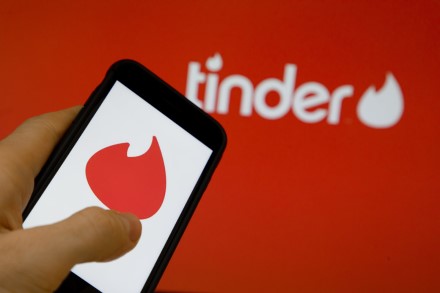 Vieniši žmonės „Tinder“ kūrėjams sukrovė įspūdingą pelną Vieniši žmonės „Tinder“ kūrėjams sukrovė įspūdingą pelną