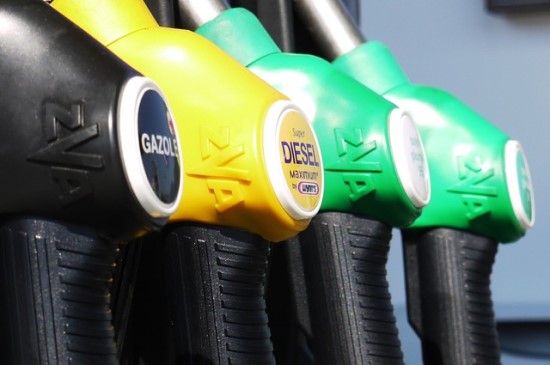 Dyzelinių ir benzininių automobilių draudimai artėja