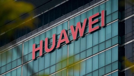 „Huawei“ dėl patentų pažeidimų į teismą padavė JAV mobiliojo ryšio operatorių „Verizon“