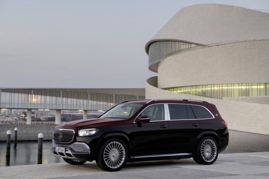 Nauja klasė prabangių SUV rinkoje – „Mercedes-Maybach GLS“