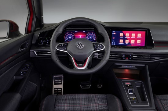 „Volkswagen“ pristato sportiškuosius „Golf“ GTI, GTE ir GTD