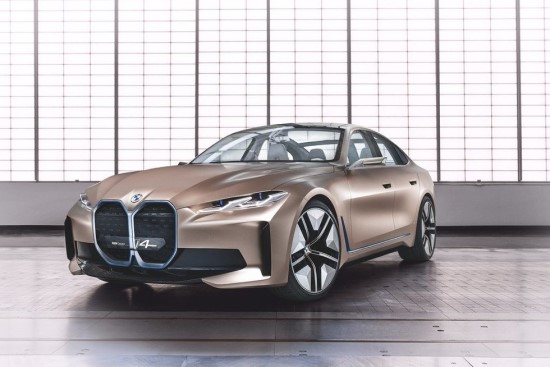 „BMW Concept i4“. Gamintojo nuotr.