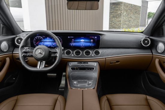 Sėkmės istorijos tęsinys: pristatyta naujoji „Mercedes-Benz“ E klasė