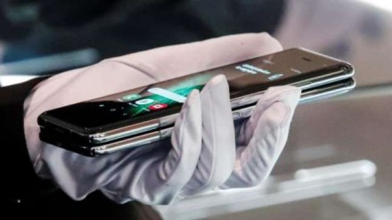 „Samsung“ įspūdingai padidins lanksčių ekranų gamybą „Samsung“ įspūdingai padidins lanksčių ekranų gamybą