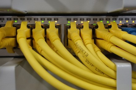 „Telia“ pažadėjo: ryšio srautų gyventojams ir verslui neribos „Telia“ pažadėjo: ryšio srautų gyventojams ir verslui neribos