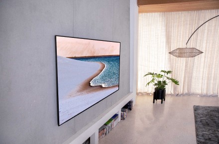 LG OLED televizorius vėl užsitarnauja didžiausią pagarbą prestižinių „Red Dot“ dizaino apdovanojimų metu