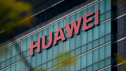 Nepaisant JAV sankcijų, „Huawei“ pajamos augo 19,1 proc.