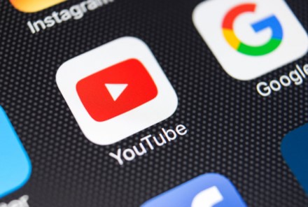 „TikTok“ turės didžiulį konkurentą: „YouTube“ ketina pasiūlyti savo sprendimą