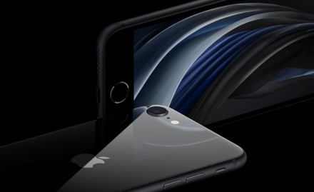 Naujasis „iPhone SE“ gali nustebinti savo baterija: jos talpa daugumai sukels šypseną Naujasis „iPhone SE“ gali nustebinti savo baterija: jos talpa daugumai sukels šypseną