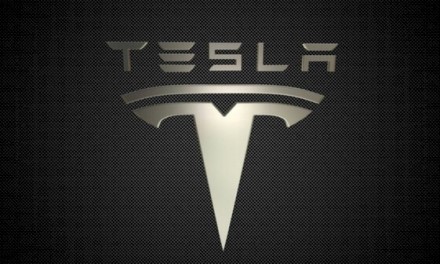 „Tesla“ automobiliai nuo šiol gali automatiškai sustoti prie šviesoforų ir stop ženklų „Tesla“ automobiliai nuo šiol gali automatiškai sustoti prie šviesoforų ir stop ženklų
