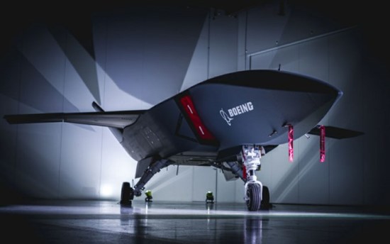 Pirmasis pademonstruotas „Loyal Wingman“ © boeing.com