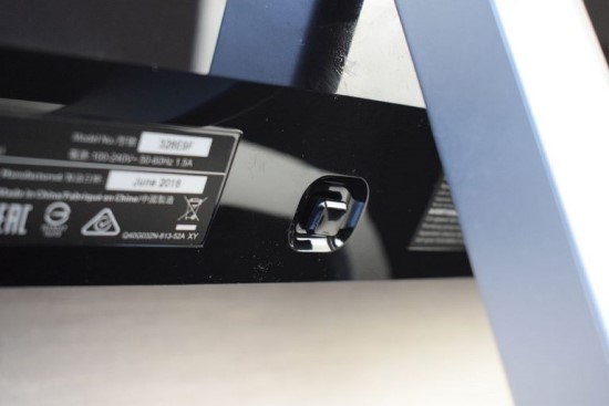 „Philips 328E9FJAB“ – stilingas ir įperkamas „Philips 328E9FJAB“ – stilingas ir įperkamas
