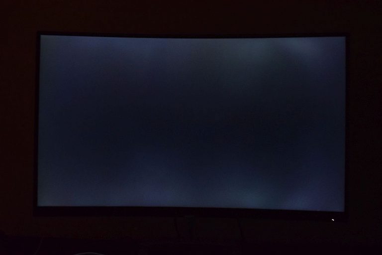 „Philips 328E9FJAB“ – stilingas ir įperkamas „Philips 328E9FJAB“ – stilingas ir įperkamas