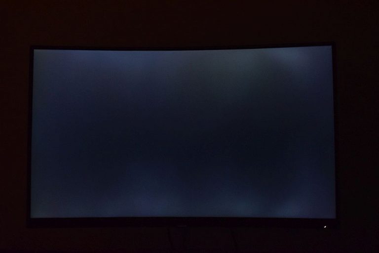 „Philips 328E9FJAB“ – stilingas ir įperkamas „Philips 328E9FJAB“ – stilingas ir įperkamas