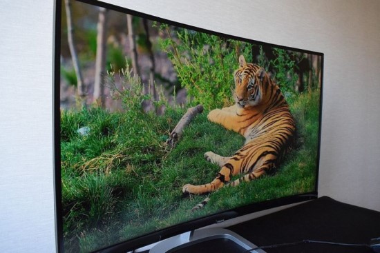 „Philips 328E9FJAB“ – stilingas ir įperkamas „Philips 328E9FJAB“ – stilingas ir įperkamas