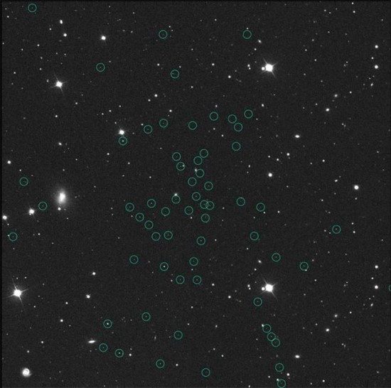 Nykštukinėse galaktikose Segue 1 ir Segue 3, kurių gravitacinė masė yra kaip 600 000 Saulių, tėra iš viso maždaug 1000 žvaigždžių