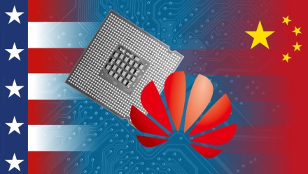 Po naujų JAV sankcijų Kinija tiesiog pasiuto: reikalauja nustoti žlugdyti „Huawei“
