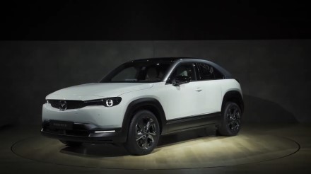 „Mazda“ pradėjo gaminti pirmuosius savo elektromobilius „Mazda“ pradėjo gaminti pirmuosius savo elektromobilius