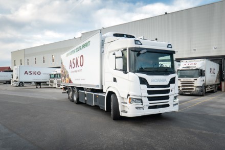 Pirmieji „Scania“ elektriniai sunkvežimiai sparčiai skinasi kelią rinkoje Pirmieji „Scania“ elektriniai sunkvežimiai sparčiai skinasi kelią rinkoje