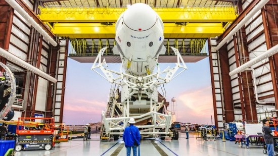 „SpaceX Dragon“ kapsulė į orbitą gabens du NASA astronautus © NASA KENNEDY/CC BY-NC-ND/FLICKR