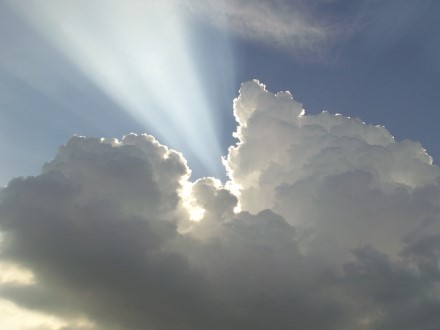 Lazeriais prieš debesis – ką tokio ypatingo sugalvojo mokslininkai?