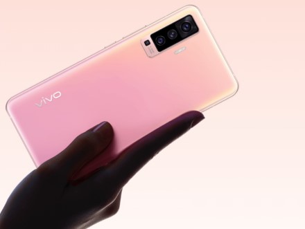 „Vivo X50“ – plonas ir nebrangus 5G subflagmanas su naujausia 48 megapikselių kamera