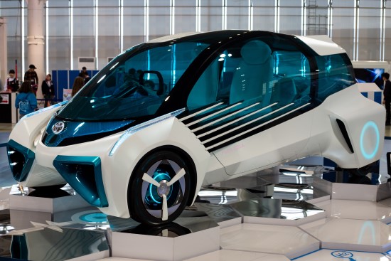 Hibridinių ir elektromobilių ateitis – vandeniliu varomos transporto priemonės