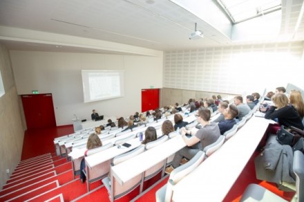 Jau nuo kitų metų pradžios Šiaulių universitetas taps Vilniaus universiteto Šiaulių akademija Jau nuo kitų metų pradžios Šiaulių universitetas taps Vilniaus universiteto Šiaulių akademija