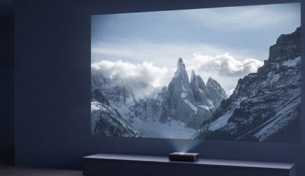 „Xiaomi“ išleido padidinto ryškumo 4K lazerinį projektorių „Xiaomi“ išleido padidinto ryškumo 4K lazerinį projektorių