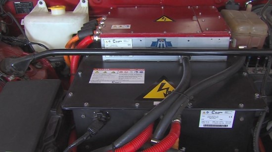 Studentų pasididžiavimas – pačių rankomis sukurtas „Mazda RX8“ elektromobilis Studentų pasididžiavimas – pačių rankomis sukurtas „Mazda RX8“ elektromobilis