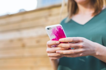 Dažnas Joninių atributas – sudužęs telefonas: kaip apsaugoti savo išmanųjį? Dažnas Joninių atributas – sudužęs telefonas: kaip apsaugoti savo išmanųjį?