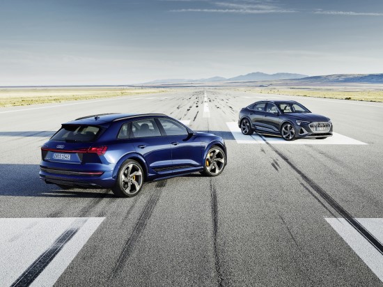 Novatoriški, dinamiški ir elektriniai: „Audi e tron S“ ir „Audi e tron S Sportback“