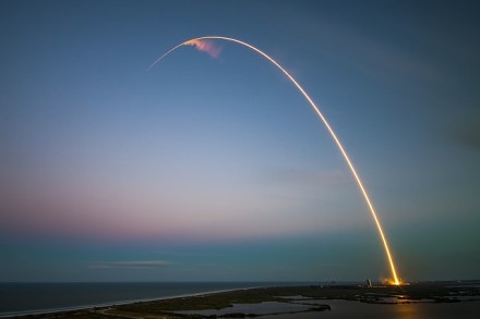Palydovus gaminanti lietuvių kompanija „NanoAvionics“ pasirašė sutartį dėl skrydžių „SpaceX“ raketomis Palydovus gaminanti lietuvių kompanija „NanoAvionics“ pasirašė sutartį dėl skrydžių „SpaceX“ raketomis