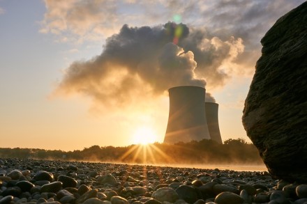 Latvija ir Estija nori apmokestinti elektrą iš Rusijos ir Baltarusijos. Lietuva nenori jos išvis Latvija ir Estija nori apmokestinti elektrą iš Rusijos ir Baltarusijos. Lietuva nenori jos išvis
