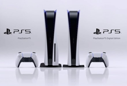 „Sony“ padvigubino „PlayStation 5“ gamybos užsakymus