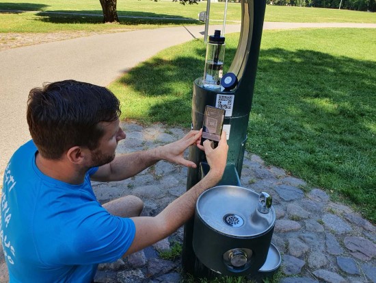 Vilniečiai galės stebėti, kiek gerdami vandenį prisideda prie švaresnės aplinkos Vilniečiai galės stebėti, kiek gerdami vandenį prisideda prie švaresnės aplinkos