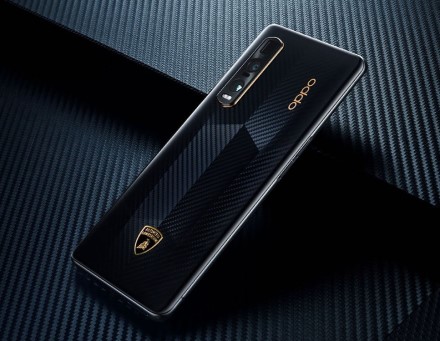 Europoje jau parduodamas „Lamborghini“ telefonas