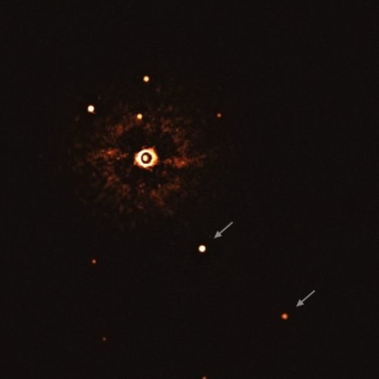 A. Bohno nuotr. / Egzoplanetos, besisukančios apie žvaigždę TYC 8998-760-1