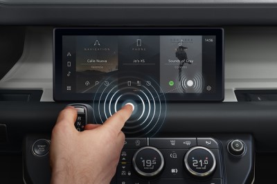 Neliečiami jutikliniai ekranai sumažins patogenų perdavimo kelius © „Jaguar Land Rover“ Neliečiami jutikliniai ekranai sumažins patogenų perdavimo kelius © „Jaguar Land Rover“