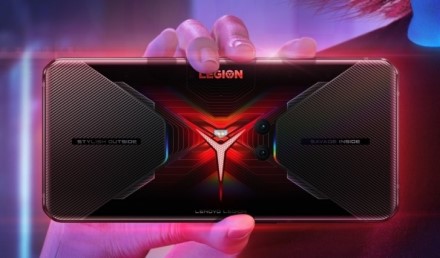 „Lenovo“ pristatė itin galingą flagmaną, kuriam neprilygsta niekas „Lenovo“ pristatė itin galingą flagmaną, kuriam neprilygsta niekas