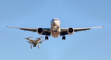 Nauja technologija padės išvengti vienos oro uostus kamuojančios problemos Nauja technologija padės išvengti vienos oro uostus kamuojančios problemos