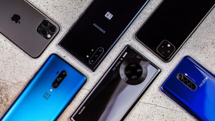 Brangiausių išmaniųjų klasėje Indijoje dominuoja ne „Samsung“ ir ne „Apple“